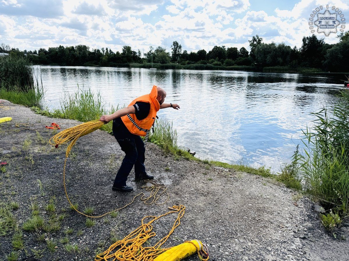 Ćwiczenia z ratownictwa wodnego w Rudzie Śląskiej