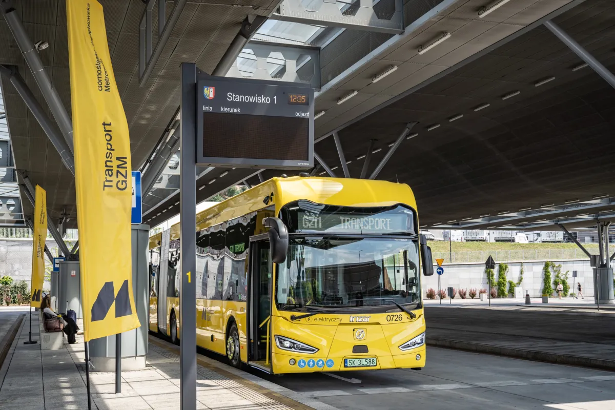 Dyskusyjnej urody, ale elektryczne. 73 nowe pojazdy w Metropolii