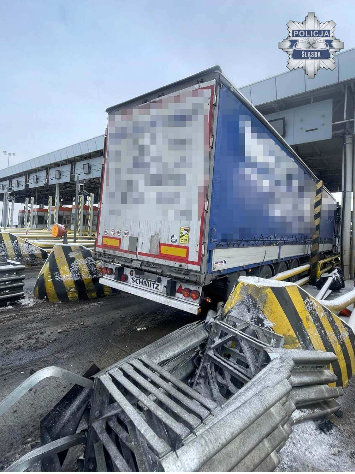 Zdjęcie 3: Groźny wypadek na autostradzie A4. Ruch w stronę Krakowa jest utrudniony