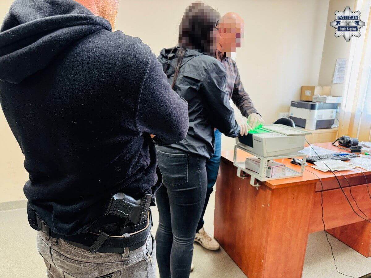 Zdjęcie 3: Brutalne pobicie na ulicy. Sprawczyniami są młode agresywne kobiety