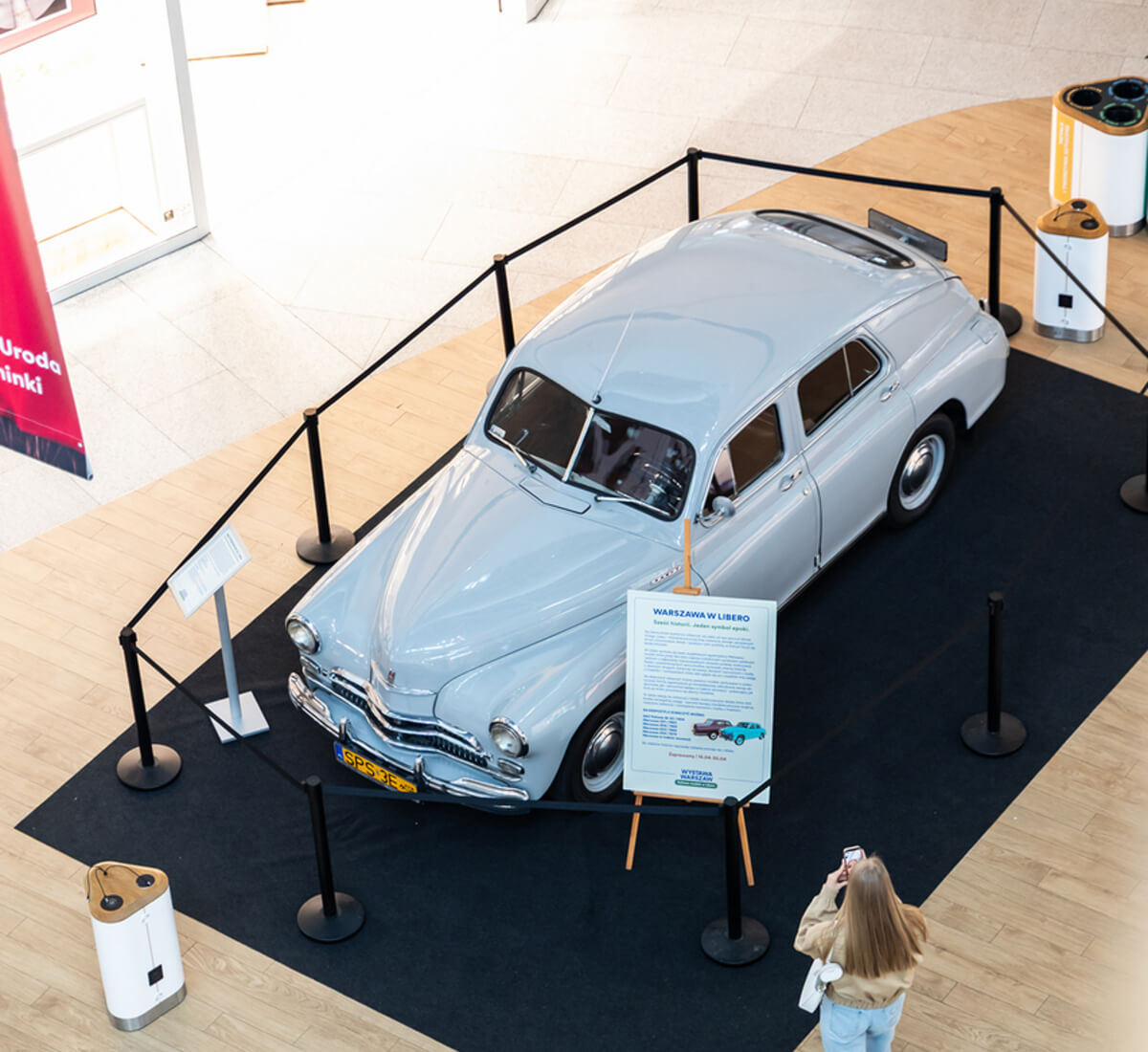 Wystawa zabytkowych samochodów marki Warszawa w Libero Katowice